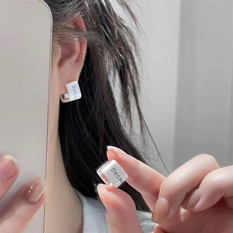 Damskie metalowe, matowe kolcz – Women Accessories In English recenzja i cena