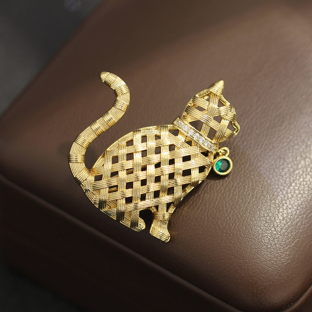 Kompilacja Design Sense: Złota – Brooch Pin Gold recenzja i cena