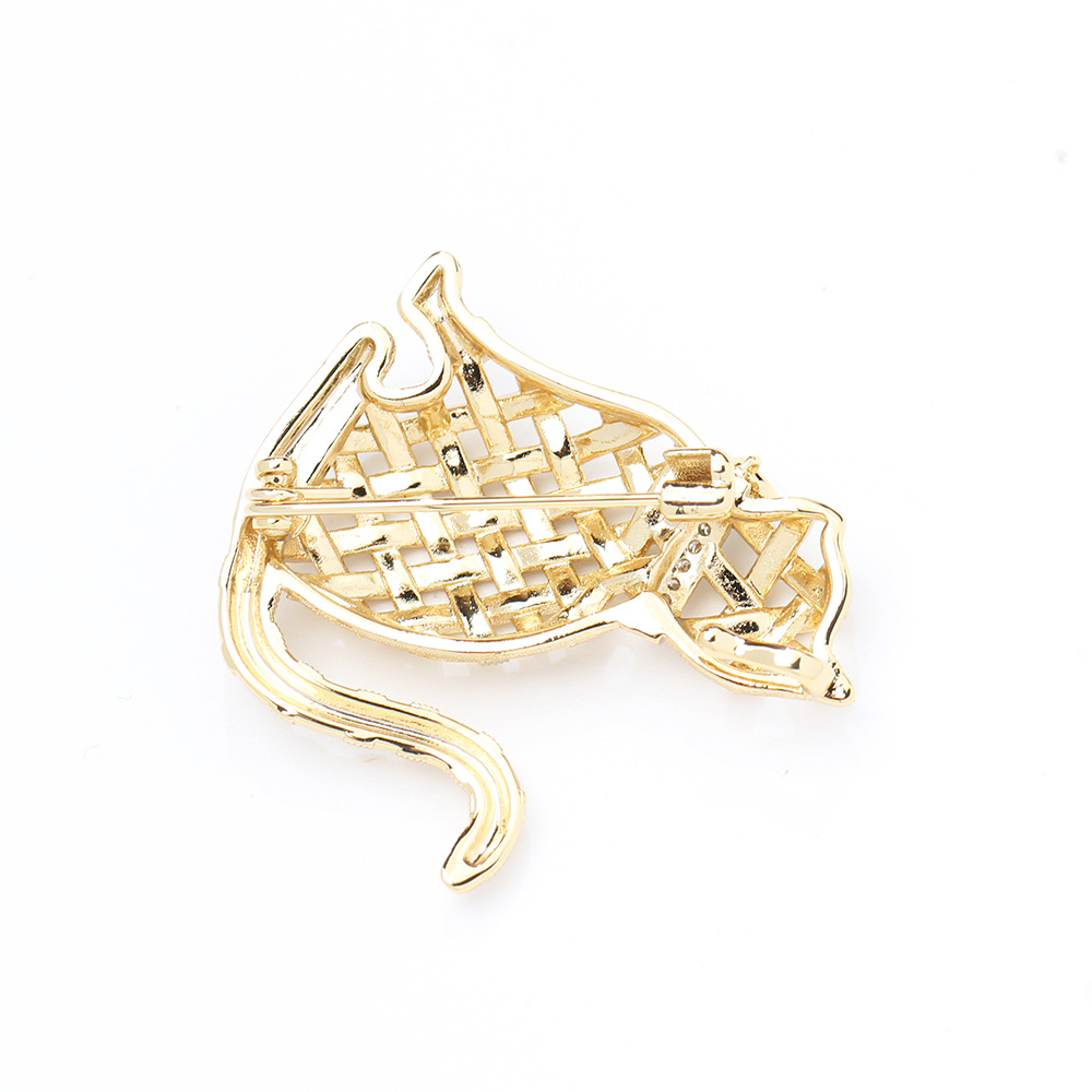 Kompilacja Design Sense: Złota – Brooch Pin Gold recenzja i cena