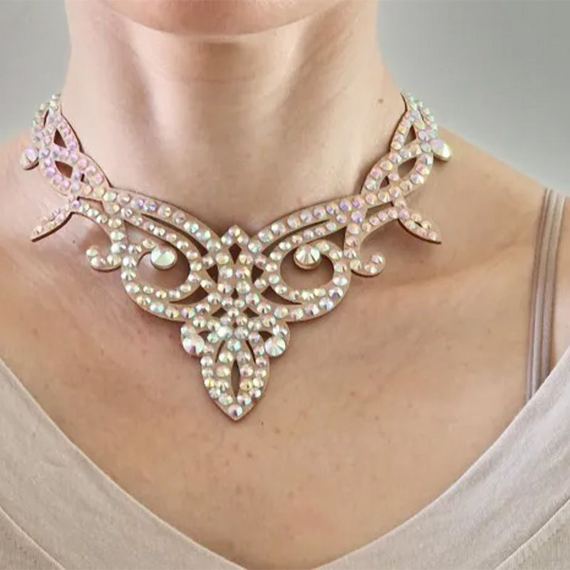 Naszyjnik z błyszczącymi eleme – Women Accessories In Egypt recenzja i cena